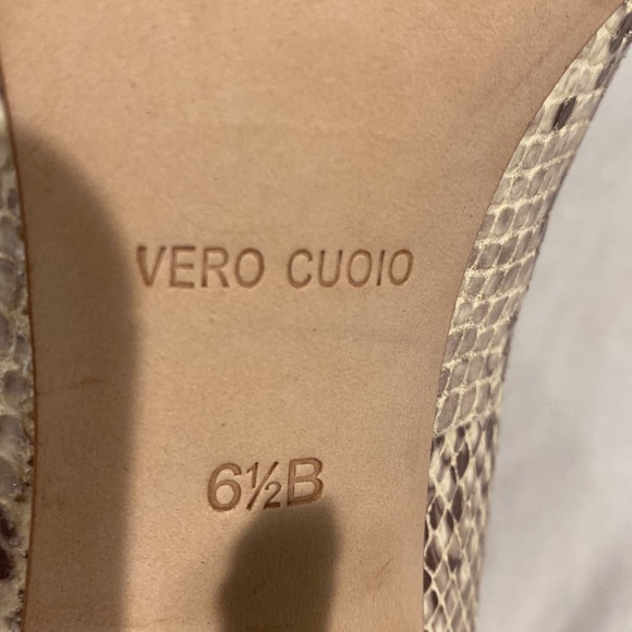 Used BCBG Maxazria snake/animal print size 6 1/2. Worn 2-3 times. No box. - Picture 7 of 7